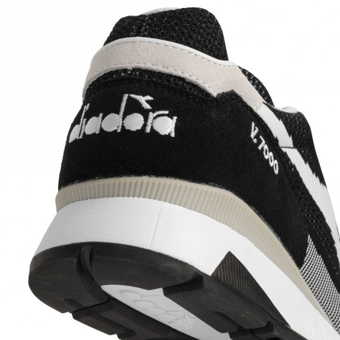 V7000 Mens Trainers Secondary image