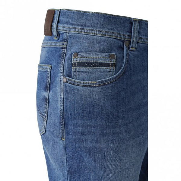 Mens Modern Fit Light Wash Jeans